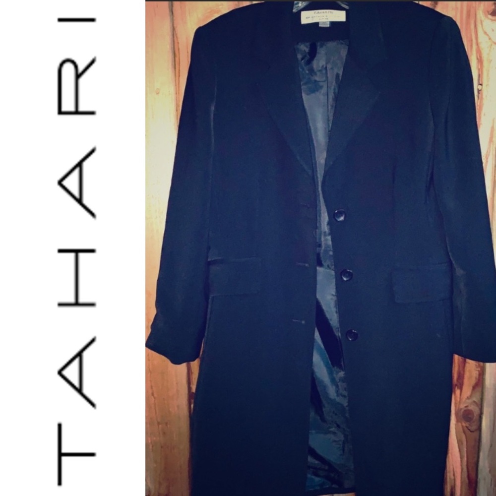 🛍NWOT Black Knee length Tahari overcoat🛍